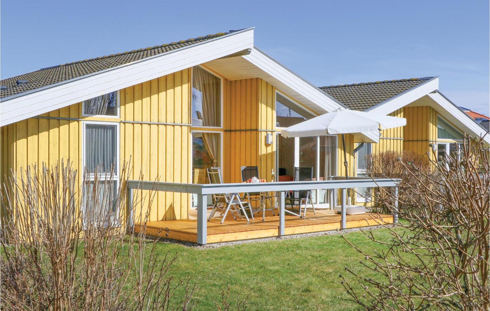 2 Bedroom Nice Home In レヒリン エクステリア 写真